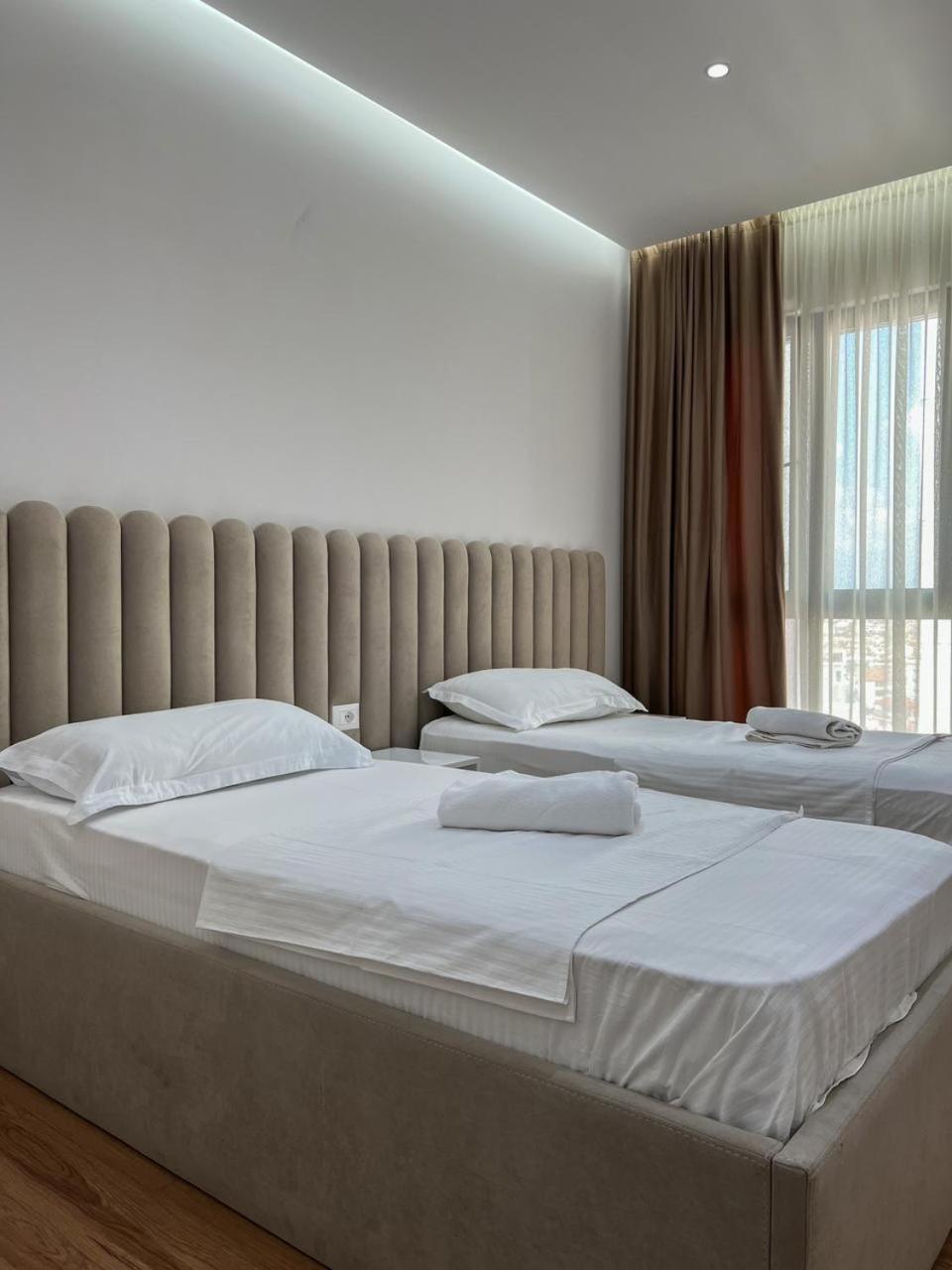 Lux Apartment At Arlis Tirana Exterior photo