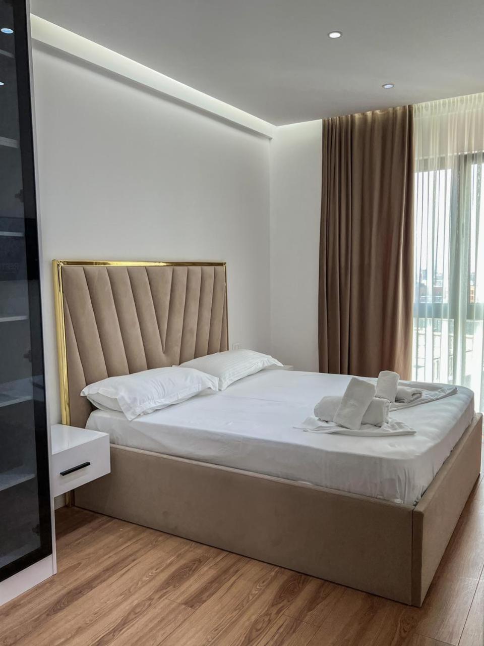 Lux Apartment At Arlis Tirana Exterior photo