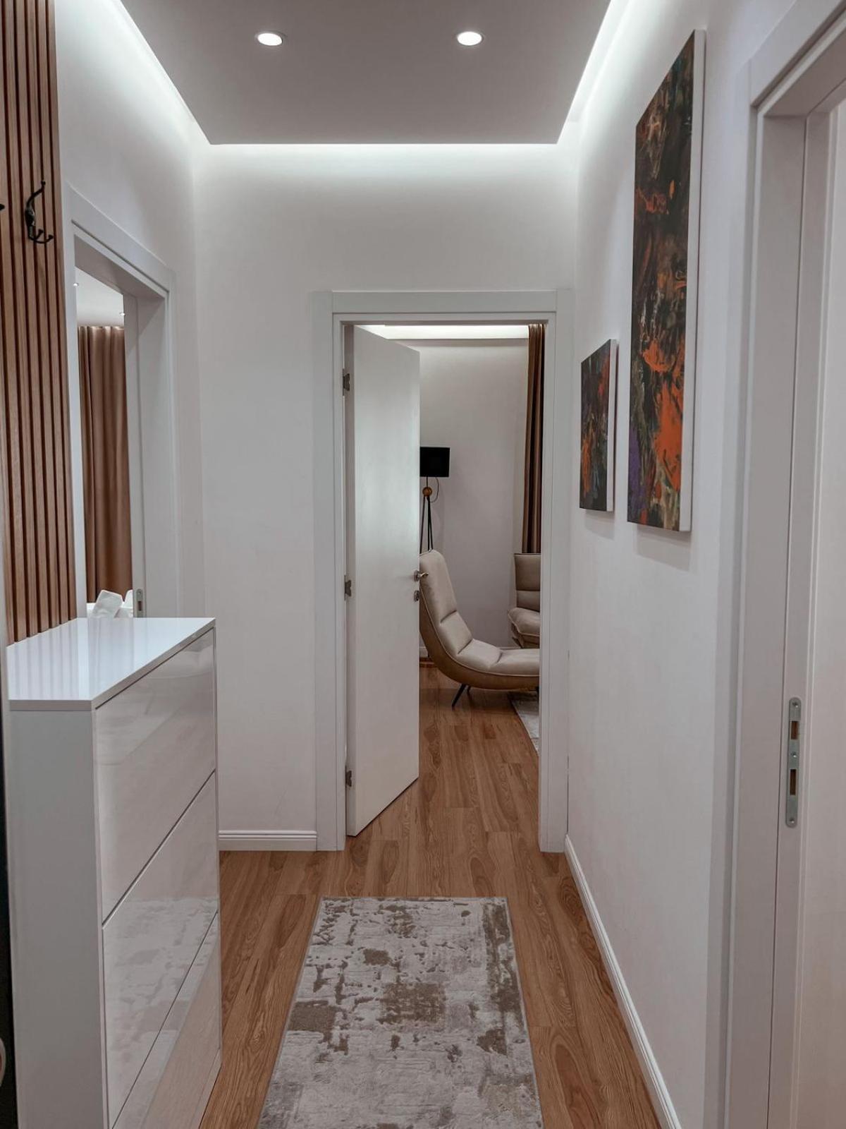 Lux Apartment At Arlis Tirana Exterior photo